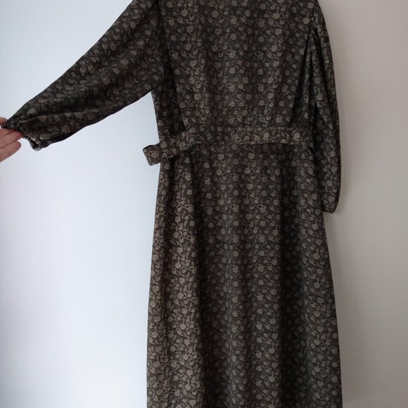 Vintage Amish Mennonite Cape Dress 41.5"B 35"W Detachable Vest - Picture 7 of 9